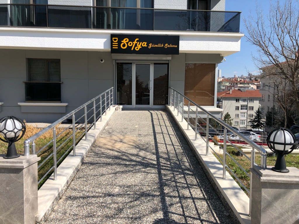 Sofya Güzellik Salonmu
Hoşdere Caddesi no:31A adresinde hizmetindeyiz.